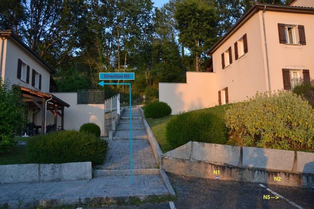Le N5 Des Hauts De Sarlat Apt Duplex Clim, Piscine, Parking Bagian luar foto